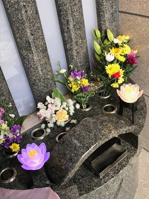 ☆合同供養祭開催のお知らせと蓮の花の灯篭☆_b0263390_14071531.jpg