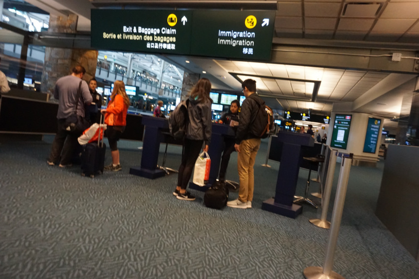 新しくなった バンクーバー空港の国内線乗り継ぎ方法。（ 2019年1月現在 ）_d0112928_10120423.jpg