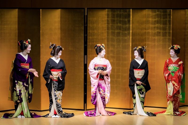 春の舞・国立博物館(祗園甲部 槇子さん、市有里さん、朋子さん、槇里子さん、美羽子さん)_f0155048_2334610.jpg