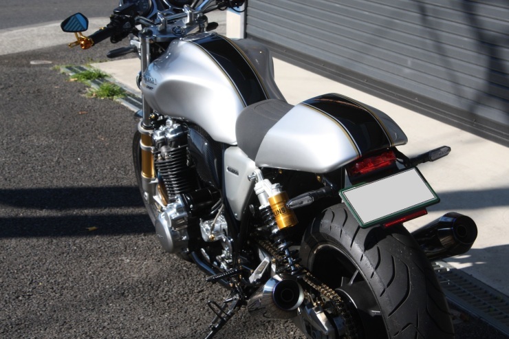 CB100RS　シートカウルペイント_f0377650_11511088.jpg