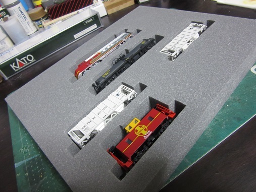 KATO F7 Freight Train set AT&SF KATO F7 Freight Train set AT&SF