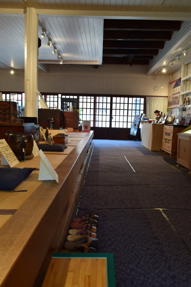 函館末広町の旧金森洋物店(函館の建築再見)_f0142606_09035145.jpg