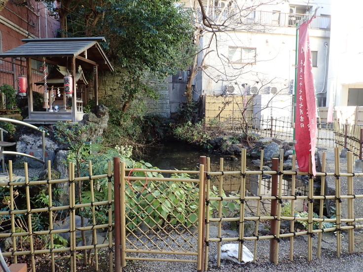 【東京失楽園】四谷津の守の瀧、幽霊に潰される(桐座写真追加、江戸七瀑布ほか東京の納涼施設としての滝について追記)_b0116271_22020023.jpg