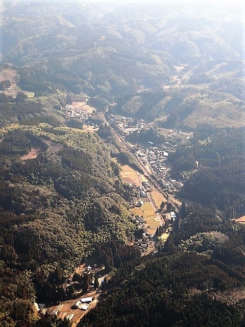 藤田八束の空の旅@鹿児島の絶景は錦江湾と桜島、瀬戸内海には瀬戸大橋と渦潮_d0181492_23434714.jpg