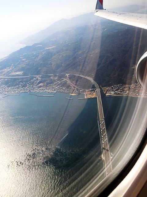 藤田八束の空の旅@鹿児島の絶景は錦江湾と桜島、瀬戸内海には瀬戸大橋と渦潮_d0181492_23465334.jpg