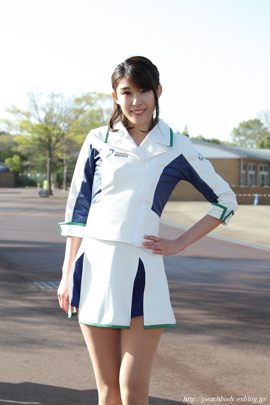 水原梨花  水原りか さん、西木野花恋 さん、三春和香奈 さん、仲村瑠奈 さん、朝日奈しおり さん、五十嵐あいる さん（ツインリンクもてぎエンジェル） :  Peach Body