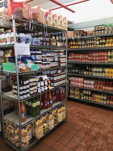週末のお買物は、イタリアンマーケットで_d0269832_23144168.jpeg