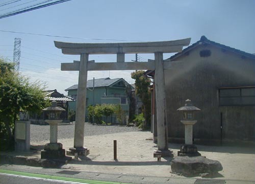 ●神社の造形―日吉大社、比叡山坂本駅から大鳥居まで_d0053294_23325199.jpg