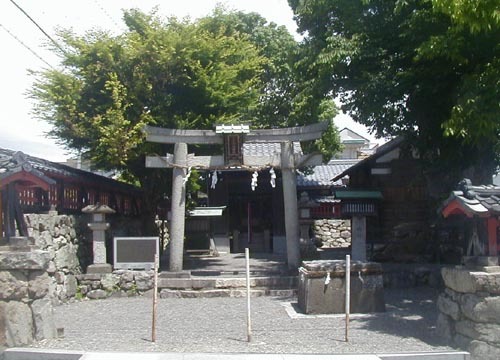 ●神社の造形―日吉大社、比叡山坂本駅から大鳥居まで_d0053294_23334426.jpg