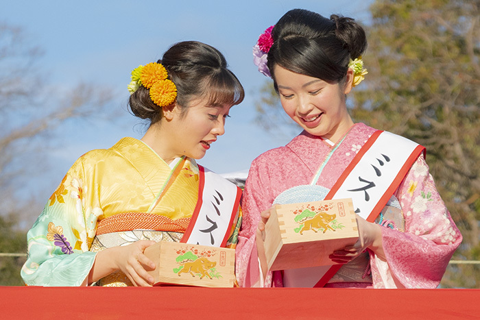 鎌倉宮の節分祭　ミス鎌倉も豆まき_b0145398_23214122.jpg