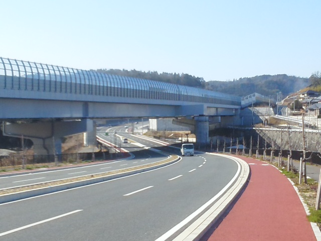 &#127774; 今朝は川西市役所前「議員団びら」✋ 新名神高速道路周辺からキセラまで &#127774;&#127773;&#127774;_f0061067_21455615.jpg