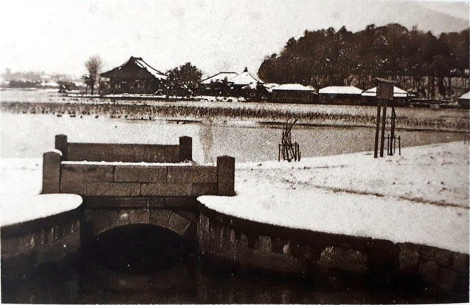 ネットを何とか面白く；歴史ネタ（三囲神社鳥居、安達ケ原黒塚、喜多院の禁忌、本所の夫婦石結論、日本堤と合力稲荷、日清戦争凱旋靖国神社仮設鳥居写真）2019/1/29-2/5twitterまとめ_b0116271_17385771.jpg