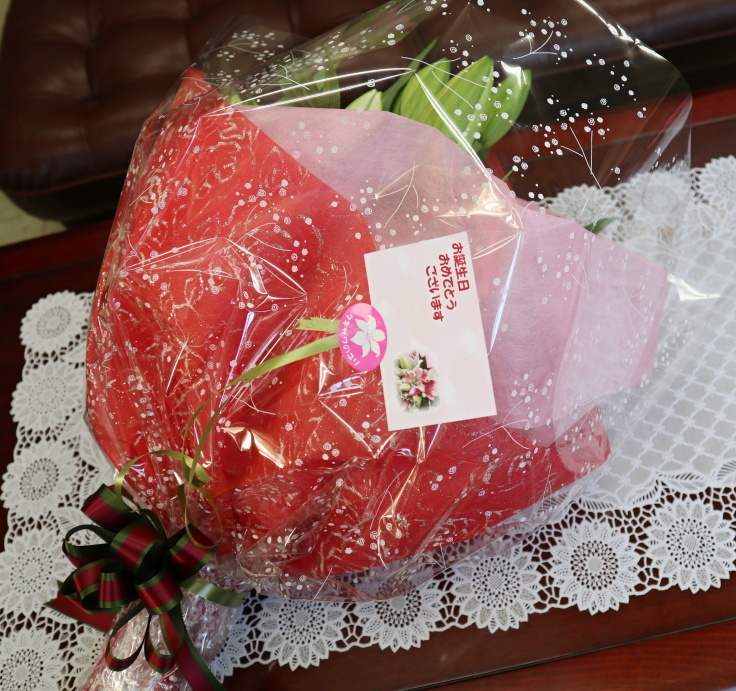 今日の花束と雪の様子_f0067514_09265018.jpg