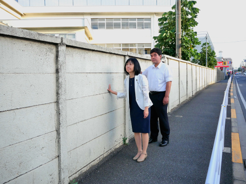 万年塀の工事が始まりました_b0190576_21184171.jpg