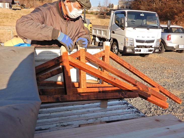 高根町Y田さん邸の薪小屋づくり2_a0211886_10391059.jpg