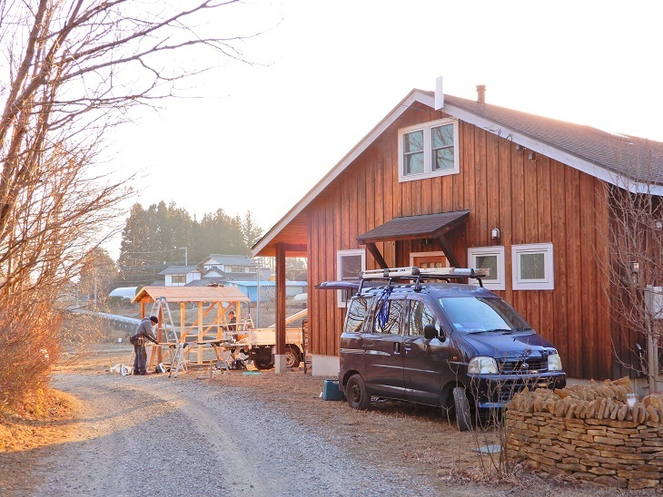 高根町Y田さん邸の薪小屋づくり2_a0211886_11004547.jpg
