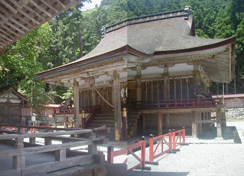 ●神社の造形―日吉大社、西本宮_d0053294_23533218.jpg