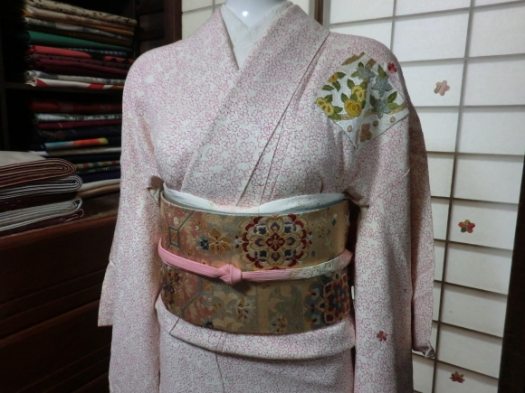 ピンクゴールドのゴージャスな帯をコーディネート 京都嵐山 着物レンタル 遊月 徒然日記 ピンクゴールドのゴージャスな帯をコーディネート 京都嵐山 着物レンタル 遊月 徒然日記