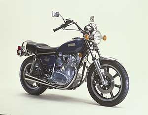 SR400シッシーバー製作とボルトオンコフィンタンク : カスタムバイク