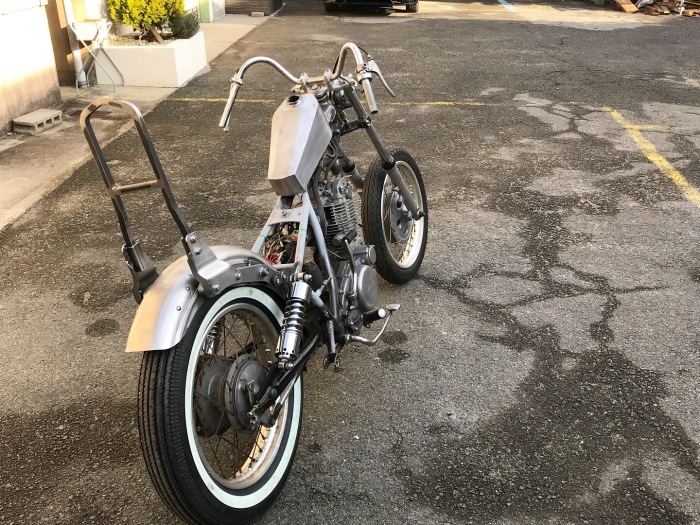 SR400シッシーバー製作とボルトオンコフィンタンク : カスタム SR400シッシーバー製作とボルトオンコフィンタンク : カスタム