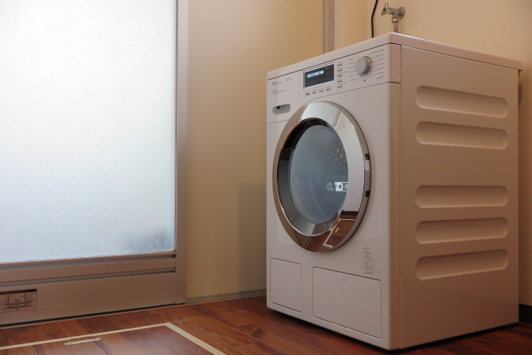 パワーはクリーニング店並み！新機種のミーレ洗濯乾燥機「WT1」。_c0156359_10293555.jpg