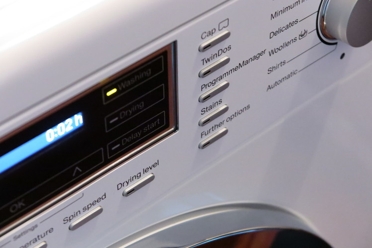 パワーはクリーニング店並み！新機種のミーレ洗濯乾燥機「WT1」。_c0156359_10320309.jpg