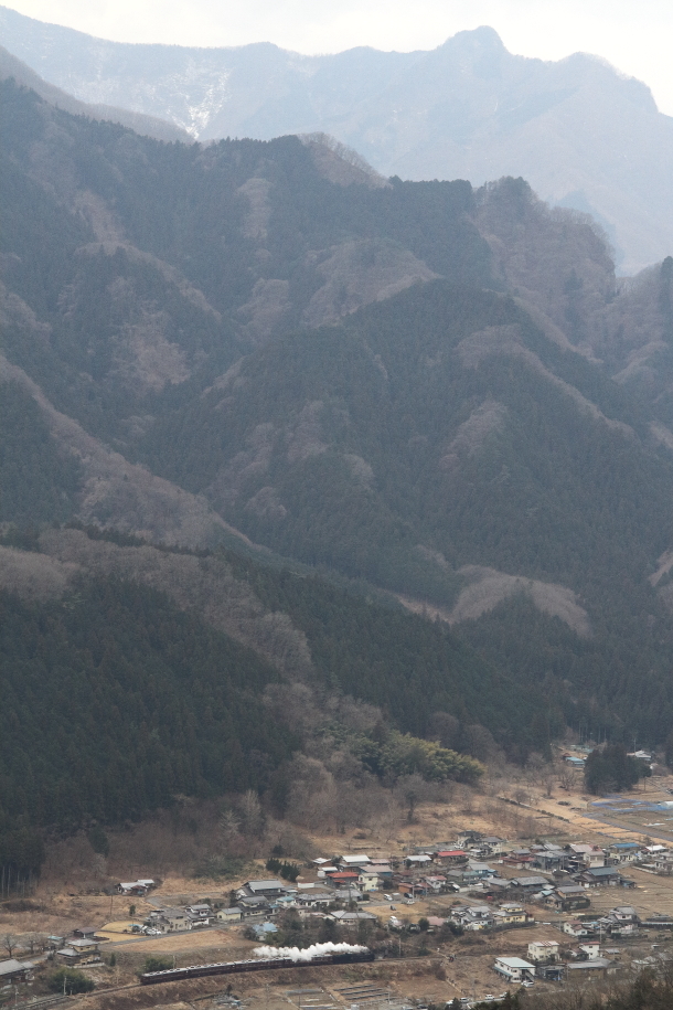 三峰山麓の白煙 - 2019年・秩父 -_b0190710_19413275.jpg