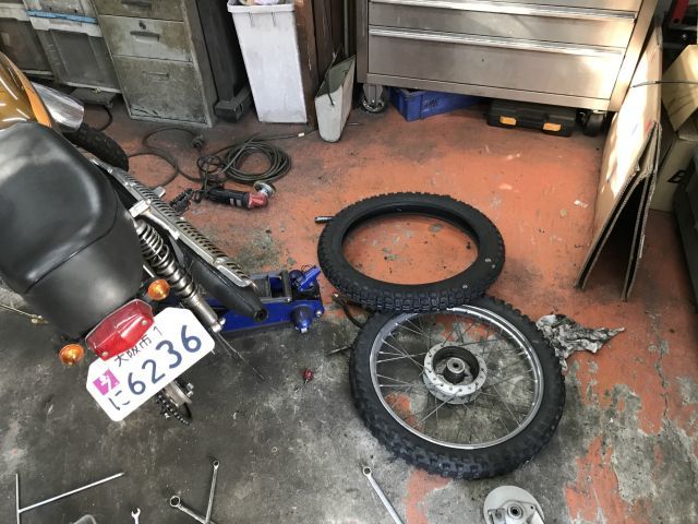 原チャリタイヤ交換祭り!_a0164918_19012540.jpg