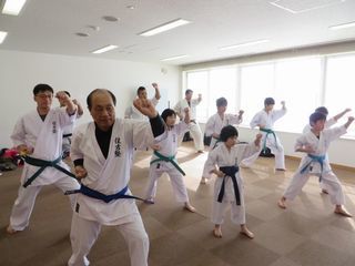 日曜空手　新琴似・新川教室　屯田教室　新しい仲間！_c0118332_14230646.jpg