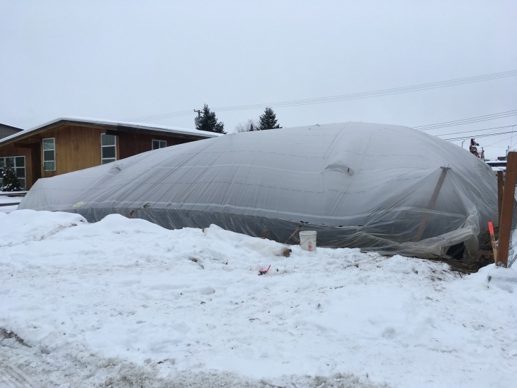 アラスカの冬の住宅建設工事_b0135948_05401600.jpg