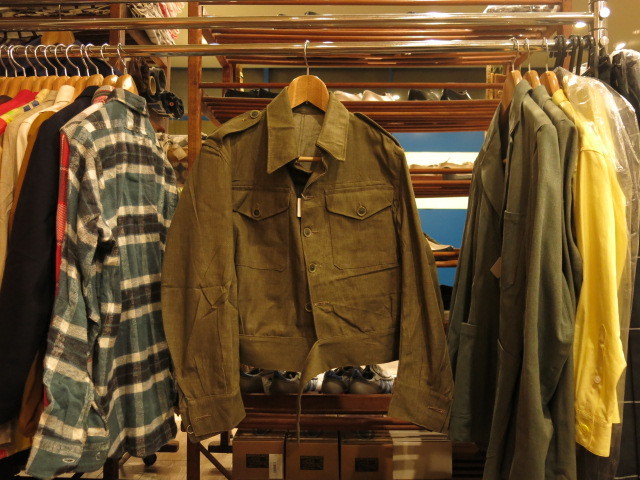 \"1945〜1955 BRITISH ARMY BATTLE JACKET GREEN DENIM\"ってこんなこと。_c0140560_21365254.jpg