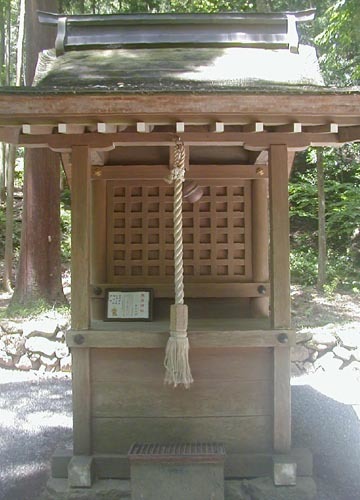 ●神社の造形―日吉大社、神輿収蔵庫から東本宮楼門まで_d0053294_00053819.jpg