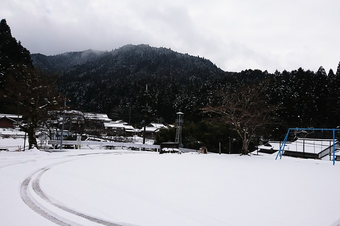視界が悪いのでしっかりとスキー講習…峰山高原スキー場_d0265607_1655567.jpg