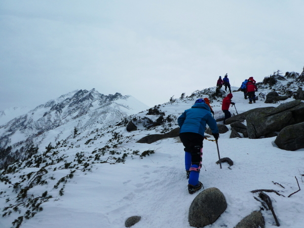 西穂高丸山 (2,452M)   雪山歩行技術講習会　　山頂 編_d0170615_22331022.jpg