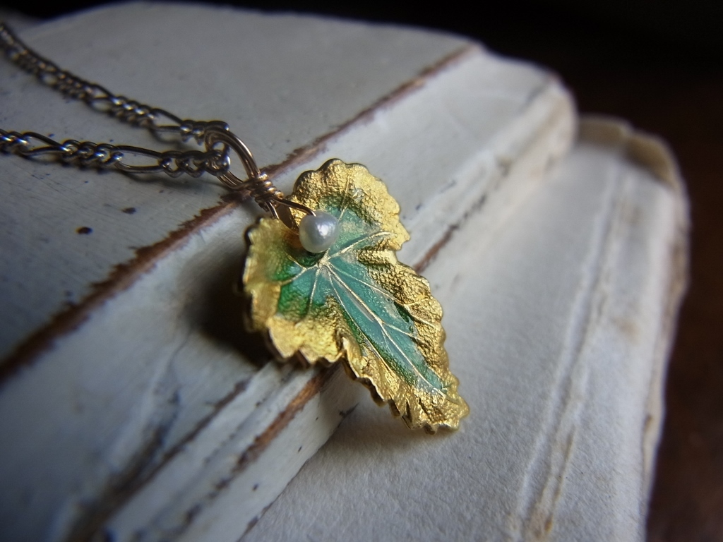 芽吹き展 ivyさんの葉っぱのネックレス_b0353974_22124198.jpg