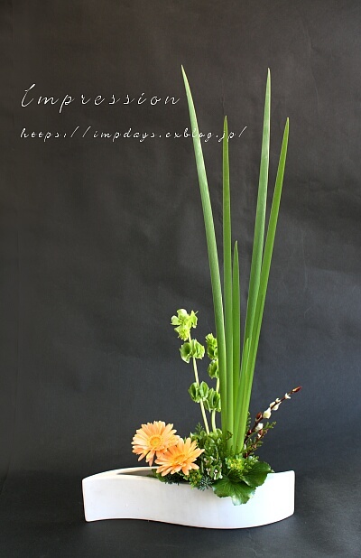 先週の定期装花から　ガーベラ：ミノウ_a0085317_20103908.jpg