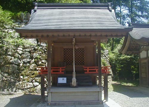 ●神社の造形―日吉大社、東本宮と椰の木_d0053294_00362113.jpg