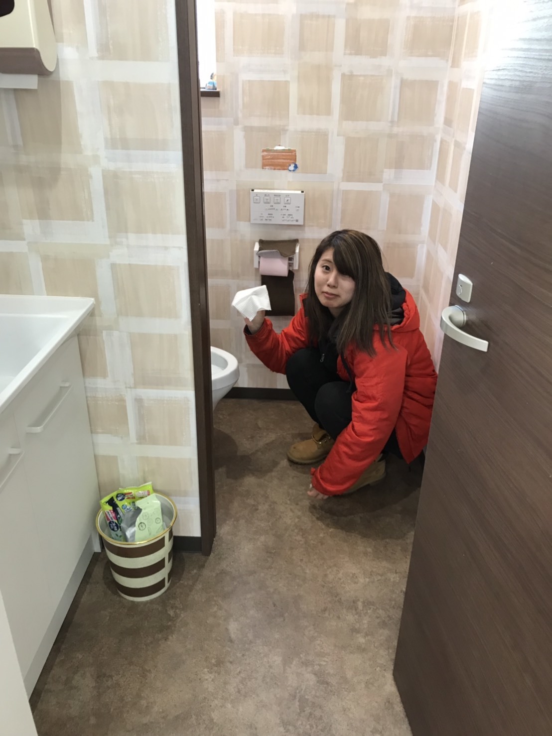 2/13(水)本店ブログ♪ タントカスタムRS 26000キロ♡ブラック♡ あります!! ランクル ハマー アルファード_b0127002_18335722.jpg