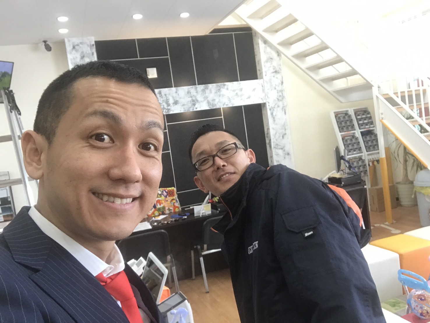 2/13(水)本店ブログ♪ タントカスタムRS 26000キロ♡ブラック♡ あります!! ランクル ハマー アルファード_b0127002_19365175.jpg