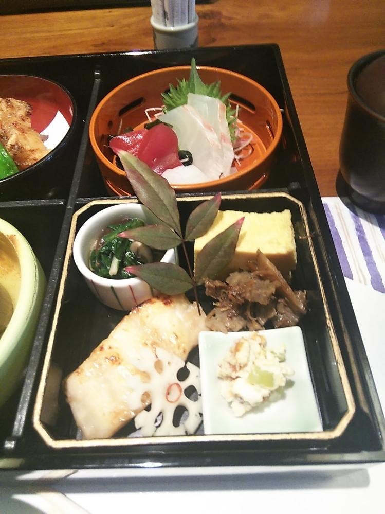 仕事の打ち合わせランチ♪_b0331802_22503642.jpg