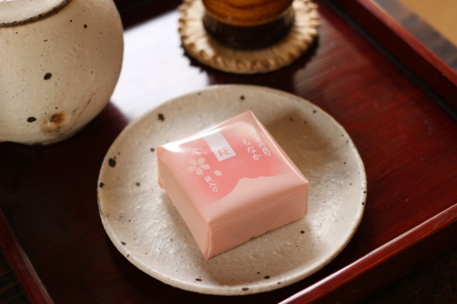 お菓子の中に...小さい春、み～つけた☆_f0354014_14091820.jpg