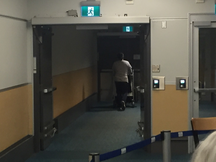 新しくなった バンクーバー空港の国内線乗り継ぎ方法。（ 2019年1月現在 ）_d0112928_06555238.jpg
