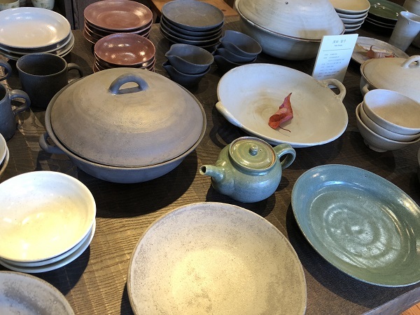 深田容子陶展 始まりました!_b0100229_13525061.jpg