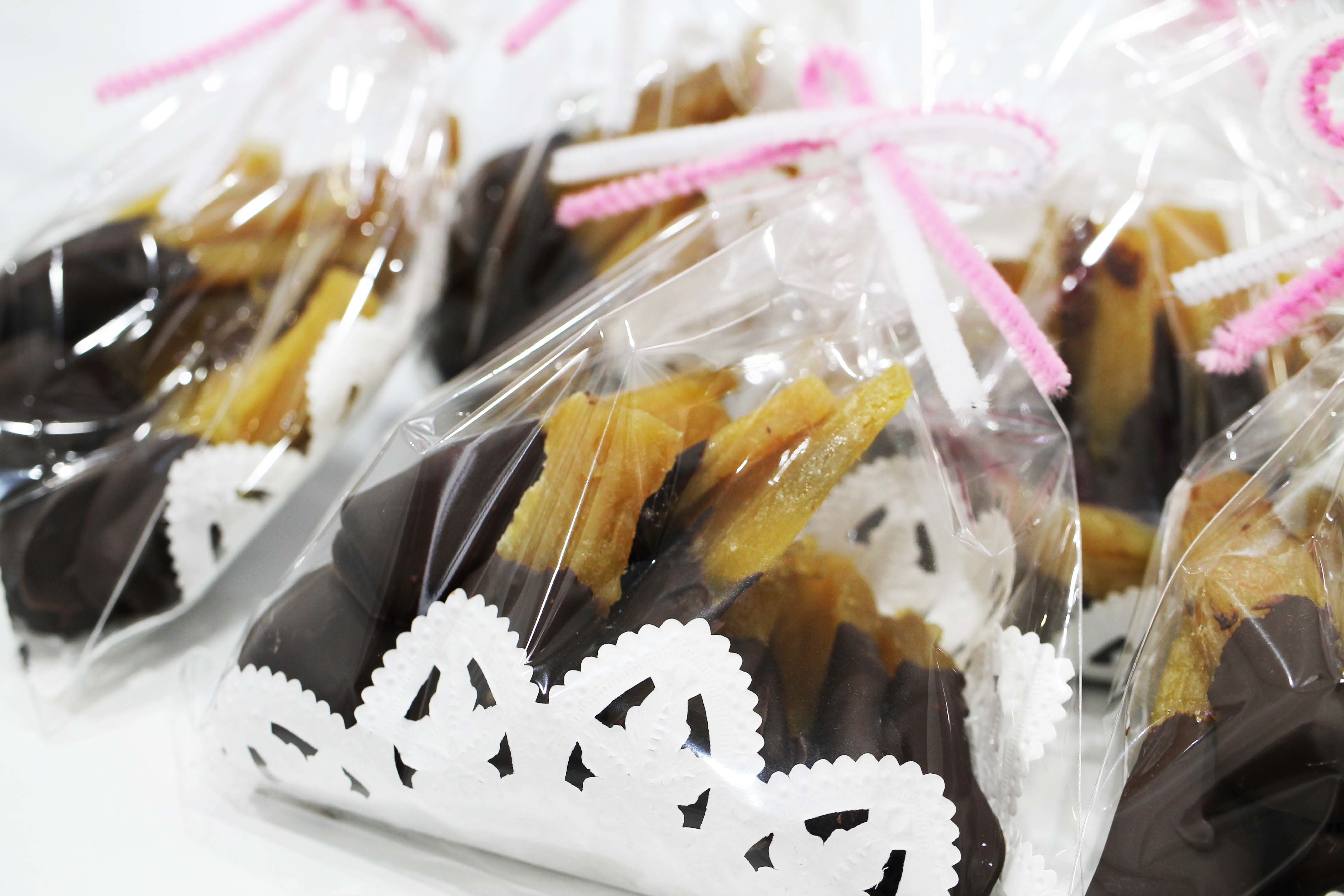干し芋のチョコレートがけ_d0377645_16380786.jpg