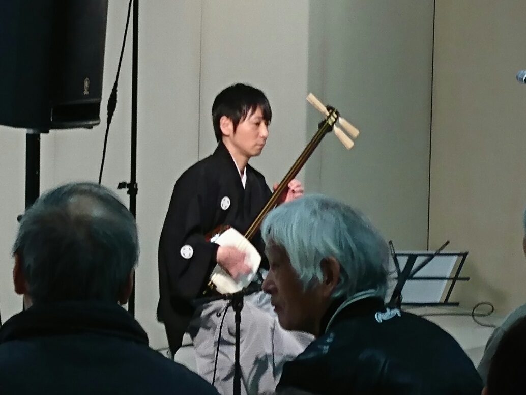 【天ぷら】と【てっちり】~宝くじドリーム館ランチタイム・コンサート~_e0088256_22293535.jpg