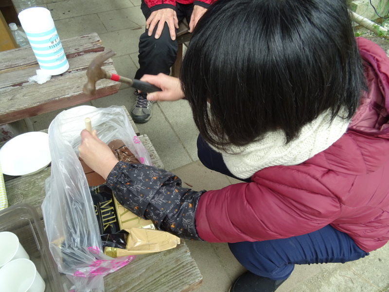 全員で楽しく間伐作業・・・うみべの森_c0108460_16590012.jpg