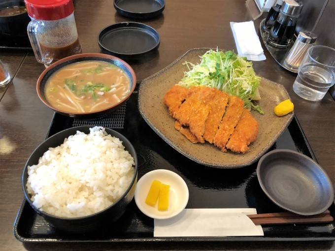 茂とん 松阪の老舗とんかつ屋さん 小ネタは低温調理器の威力 松阪市魚町 楽食人 ｓhin の遊食案内