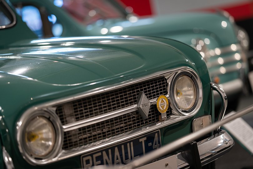 斜め上を行くフランス大衆車たち Soul Eyes