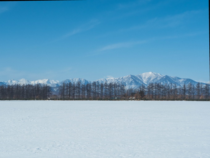 2月の農村風景～風が造る芸術作品と日高山脈～_f0276498_23093680.jpg