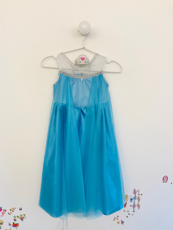 エルサのドレスを手作り 静かな森のかげから エルサのドレスを手作り 静かな森のかげから